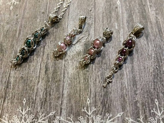 Graduated size captive pearl necklace, captured bead jewelry, chain maille pendant, caged bead pendant, graduated size glass pearls