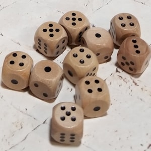 One wooden dnd 16mm d6 die, polyhedral gaming dice, dnd dice, RPG dice, D and D dice, spare dice, spare d6 dice, 16mm d6 dice, d6 with pips