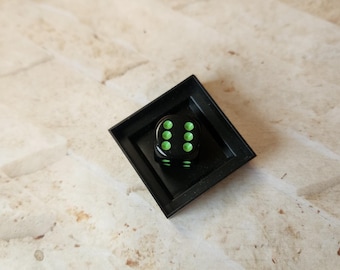シングルチェセックス黒と緑のd6ダイス、追加の16 mm d6 dndダイス、装飾的な多面体ゲームダイス、DnDダイス、RPGダイス、スペアダイス、スペア