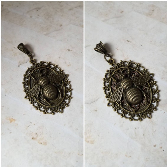 Bumblebee necklace, bee necklace, bronze bee pendant, Gothic jewelry, Victorian jewelry, fantasy necklace, cosplay jewelry, Steampunk bee