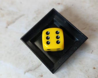 Individual Chessex yellow and black d6 die, extra 16mm d6 dnd dice, polyhedral gaming dice, DnD dice, RPG dice, spare dice, spare d6 dice,