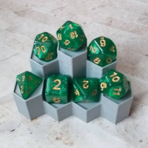 Glittery pearl green 16mm dnd dice,gaming dice, DnD dice set, RPG dice, dnd dice, gaming dice, set of 7 DnD dice, two toned dice