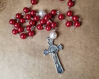Orthodox Christian Chotki, Orthodox prayer beads, silver tone, red glass pearls,white glass pearls, Saint Benedict crucifix, Komboskini