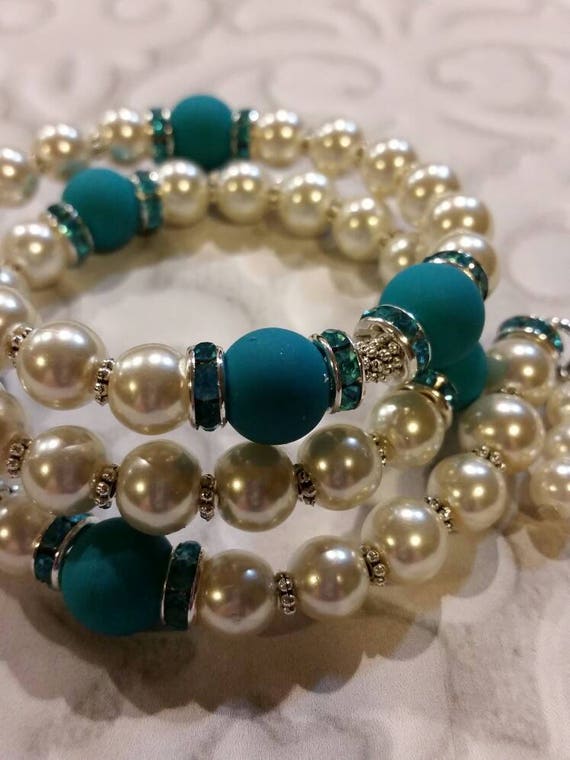 Lutheran rosary bracelet, Lutheran prayer bracelet, memory wire bracelet, beaded bracelet, wrap bracelet, white and aqua glass beads