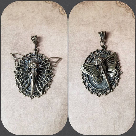 Bird skull necklace, butterfly necklace, bronze raven skull pendant, Gothic jewelry, Victorian jewelry, fantasy necklace, cosplay jewelry