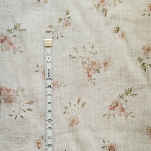 Rêve de rose, tissu en lin blanc rosé pour coudre des vêtements par mètre, tissu imprimé avec des fleurs à l'aquarelle, imprimé floral vintage image 5