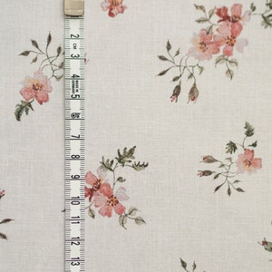 Rose Dream, tessuto di cotone bianco rosato per abiti da cucito tagliato su misura, tessuto stampato con fiori ad acquerello, stampa floreale vintage immagine 5