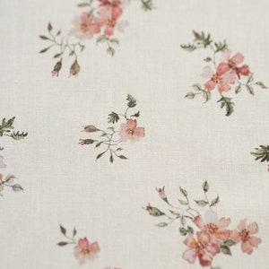 Rose Dream, tessuto di cotone bianco rosato per abiti da cucito tagliato su misura, tessuto stampato con fiori ad acquerello, stampa floreale vintage immagine 4