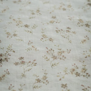 Nebbia mattutina, tessuto di lino bianco avorio per abiti da cucire tagliati su misura, tessuto stampato con fiori ad acquerello, stampa floreale vintage immagine 4