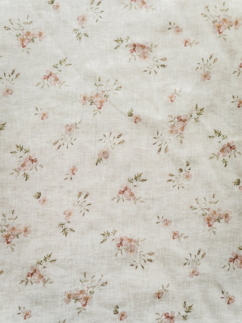 Sogno di rose, tessuto di lino bianco rosato per abiti da cucito tagliato su misura, tessuto stampato con fiori ad acquerelli, stampa floreale vintage immagine 4