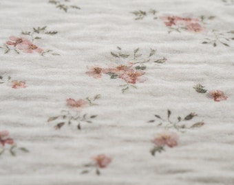 Sogno di rose, mussola di cotone a doppia garza bianco rosato per cucire tagliato a misura, tessuto stampato con fiori, stampa floreale vintage