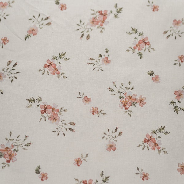 Rêve de rose, tissu en coton blanc rosé pour coudre des vêtements par mètre, tissu imprimé avec des fleurs à l'aquarelle, imprimé floral vintage