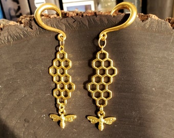 Plug dangles Gauged earrings 00 gauge Bee hive ear weights Hanging gauges 2g 0 gauge Hexagon Geometric weights Honeycomb ear hangers