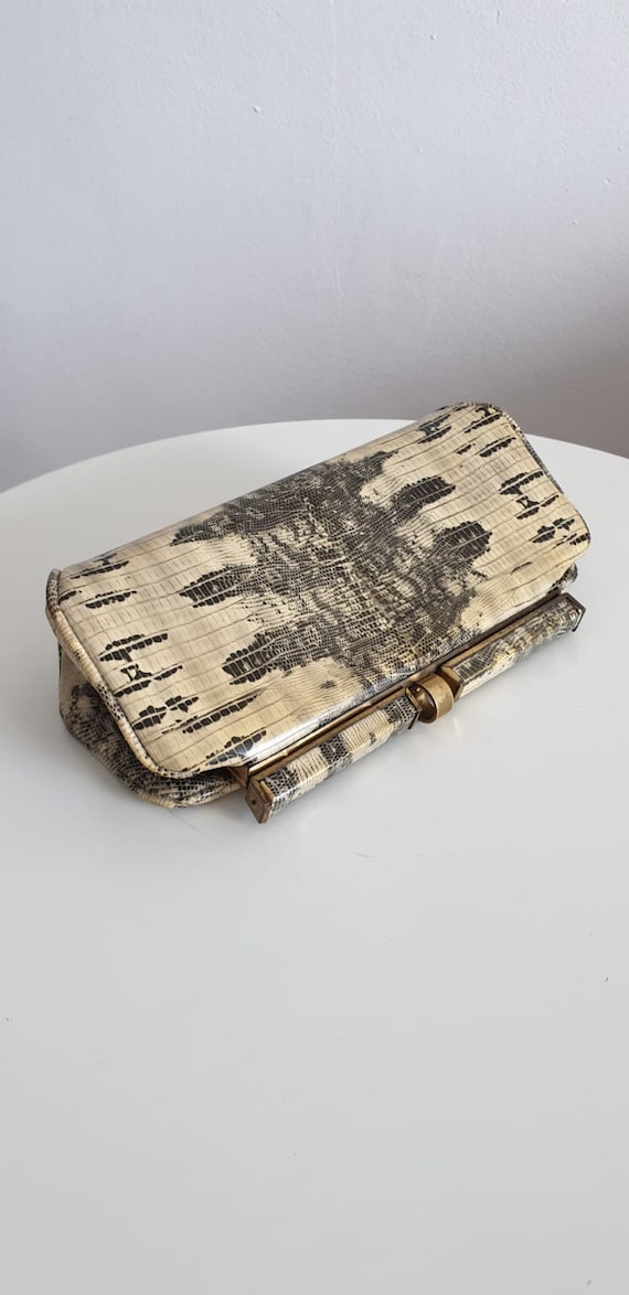 1940s patent snakeskin clutch |  vintage 1940s sn… - image 7