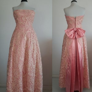 Robe de bal en dentelle et taffetas des années 40 | robe de bal vintage des années 40 | Robe soutache en ruban et dentelle des années 40