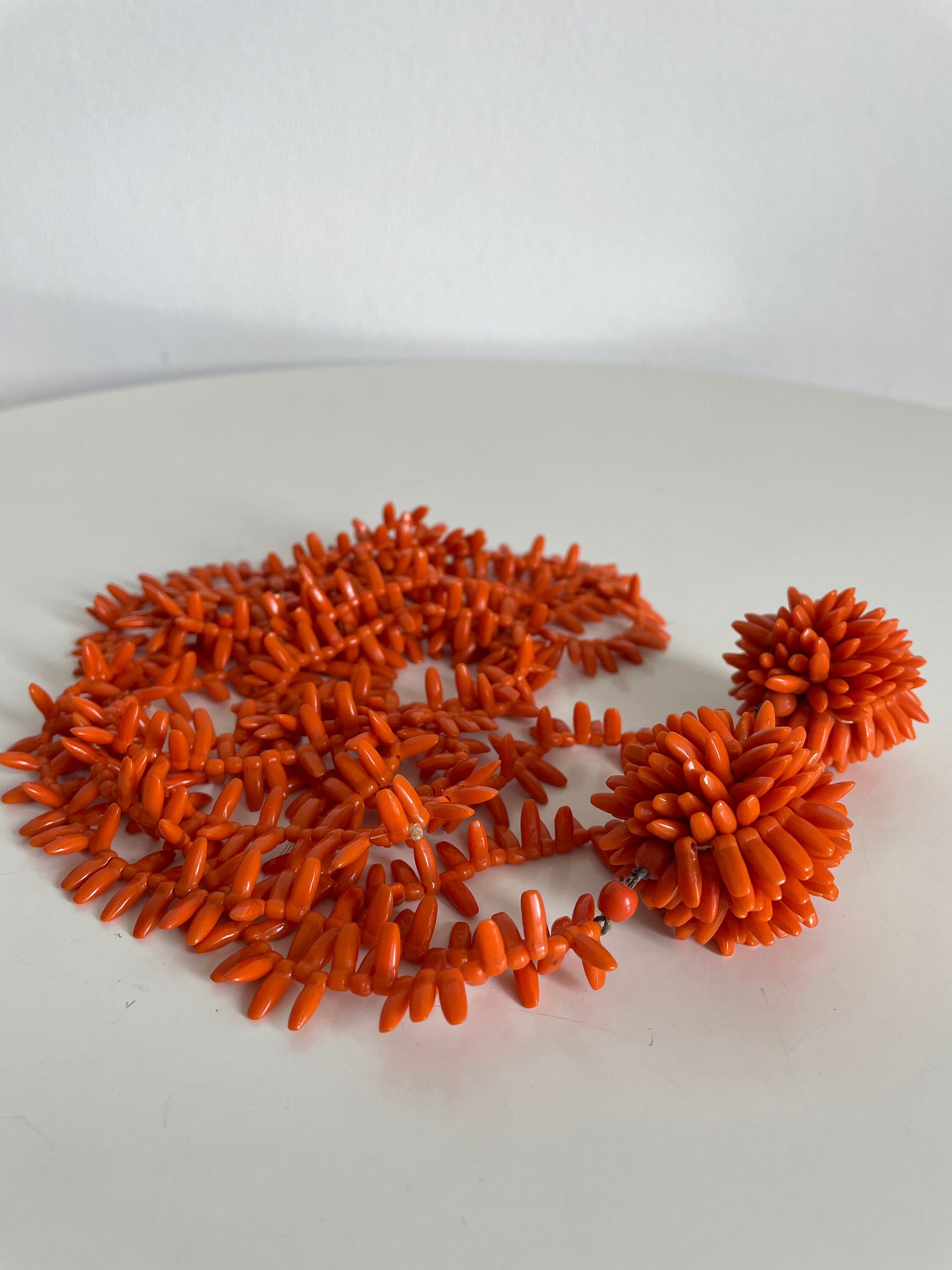 Collier Ancien Années 1920 - Perles De Corail Orangé Avec Fermoir Argent