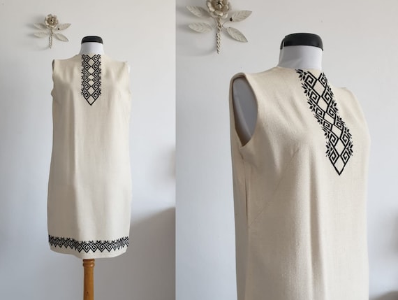 Vintage folk embroidered dress | 1920s linen dress