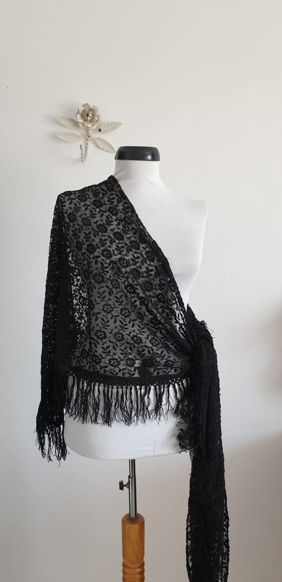 1930s piano shawl | vintage 30s black lace shawl … - image 2