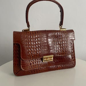 1950s brown leather tophandle | vintage 50s embossed leather