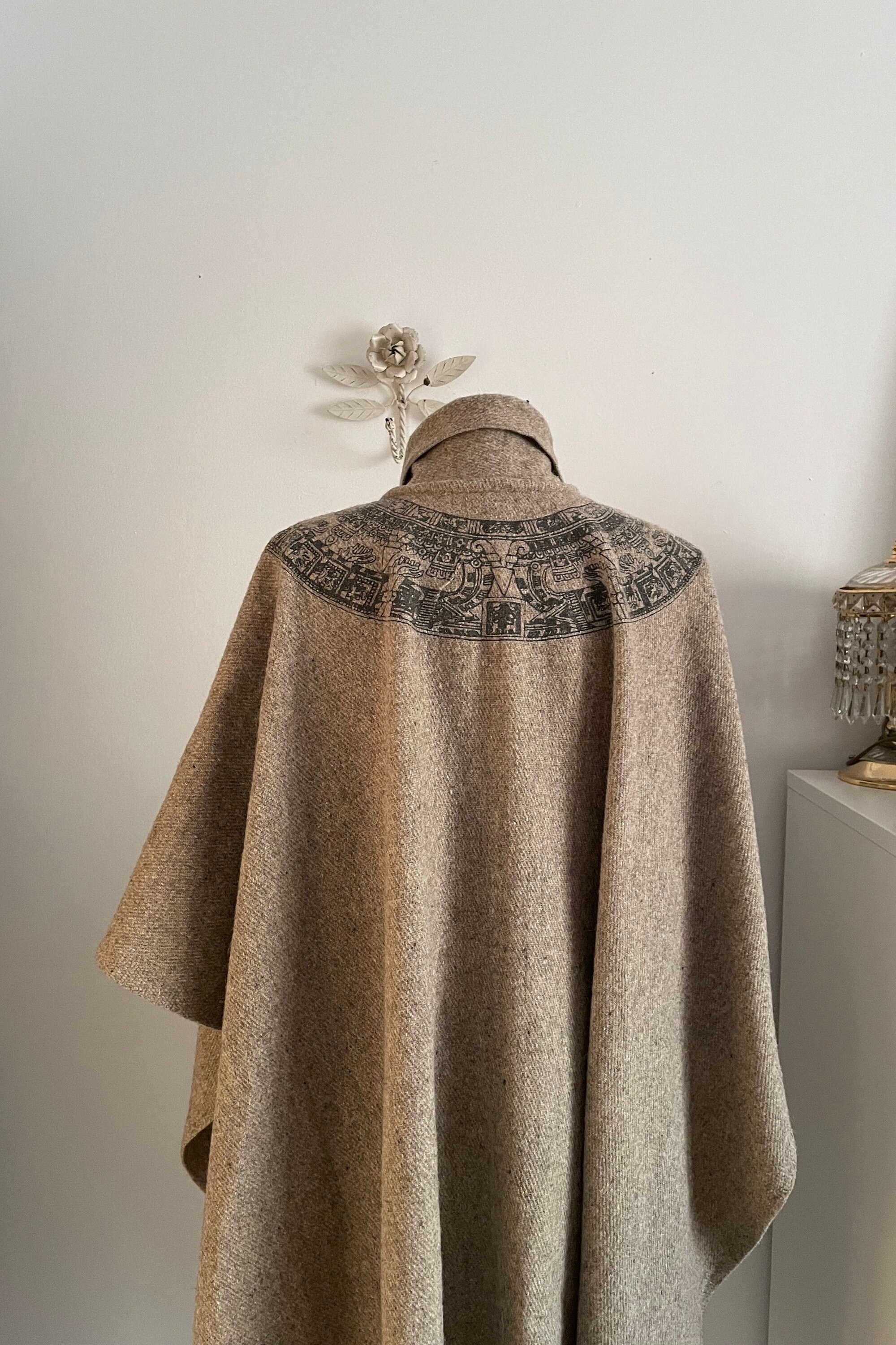 1970s Wool Cape | Vintage 70s Tribal Print Cape - Etsy