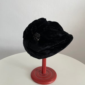 1930er schwarzer Samthut | vintage 30er Jahre Samt kalotte