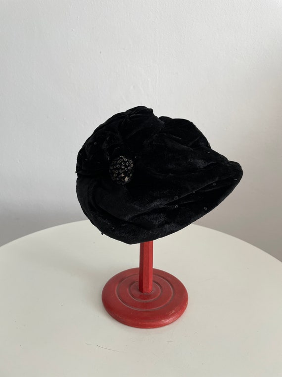 1930s black velvet hat | vintage 30s velvet calot… - image 1