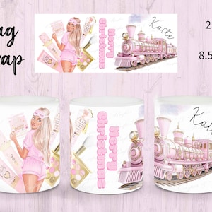 Op de afbeelding: Witte mokwrap met een aquarel illustratie van een vrouw in roze pyjama met make-upproducten, een roze trein en de naam "Katte". De mokwrap is 21,6 cm x 8,9 cm en bevat de tekst "Merry Christmas".
