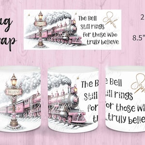 Può includere: Tazza in ceramica bianca con un design di un treno a vapore rosa, un lampione con "BELIEVE" e il testo "The Bell Still rings for those who truly believe". Il design della tazza include una scena invernale.
