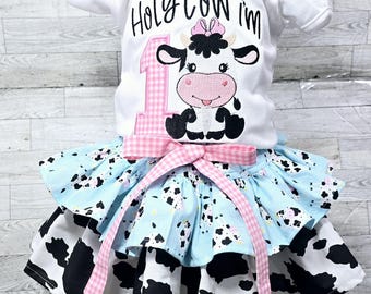 Cow 1st Birthday outfit, First Birthday cow outfit, Farm animal Birthday Outfit, girl cow birthday outfit Birthday top birthday skirt.