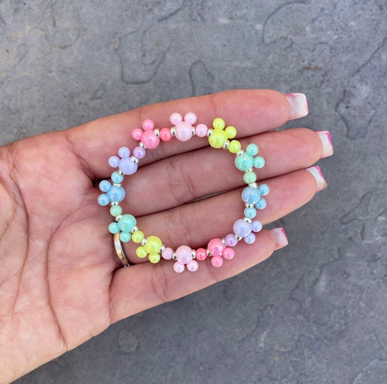 Mickey Mouse Bracelet, Kids Disney Bracelet, Mickey Beaded Bracelet, Disney Arm Candy, Mickey Disney Bracelet, Disney Stacking Bracelet bild 1