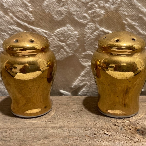 Vintage 1950s Gold Gilt Miniature Fine China Salt and Pepper Shakers Japan