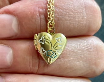 Heart locket necklace with photos - heart shaped locket - small gold locket - photo locket necklace - Daisy necklace - teacher gifts