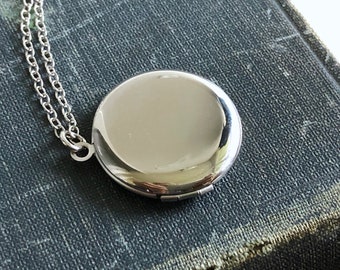 Simple Silver Locket Necklace, Shiny Silver Locket, Silver Photo Locket, Personalized Silver Locket, Add photos to your locket, Mom Gifts
