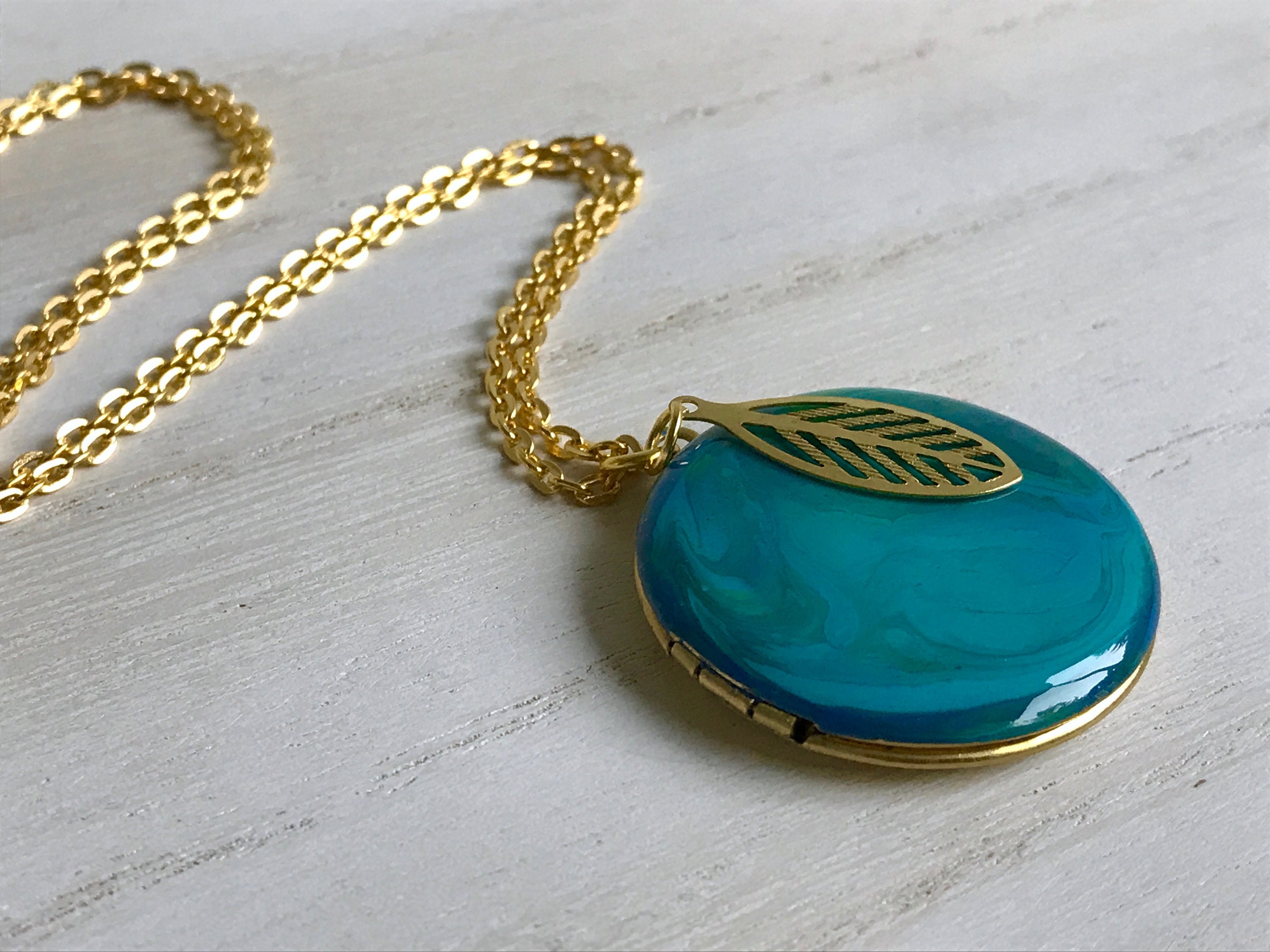 The Fuchsia Ocean Necklace main image 0