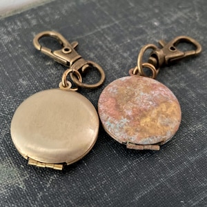 Men's Personalized Locket Keychain   Gift for Father's Day  Locket Gift, Personalized Picture Locket, Grandpa Gift, Man's Gift Husband Gift