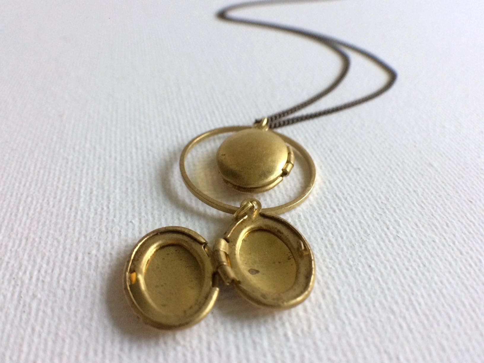 Tiny, Modern, 4 Photo Locket Necklace for Family Photos - Etsy