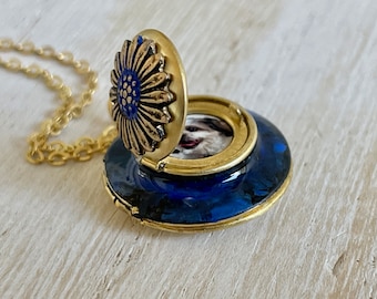 Dark Blue 4 photo locket with daisy front