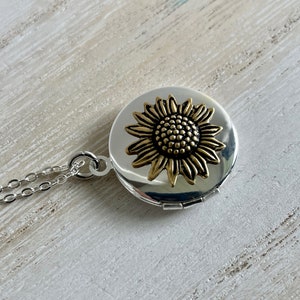 SOULMEET Personalized Silver Locket Necklace That Holds Pictures Photo