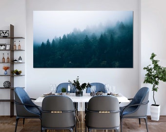 Canvasafdruk Misty Mountain – Fotografie mistig groenblijvend bos, natuurmuurkunst