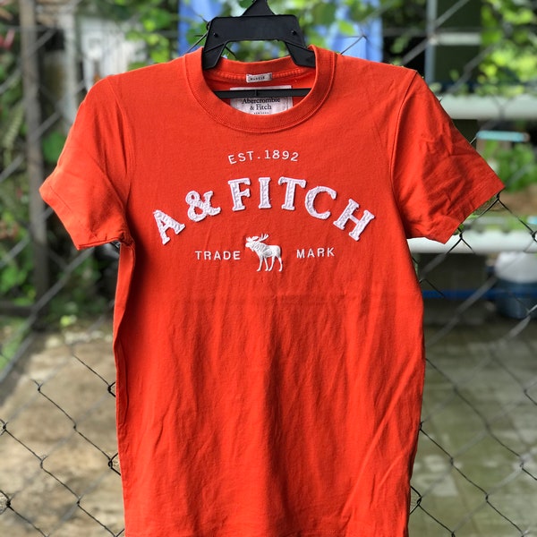 Abercrombie & Fitch T-Shirt Size Small