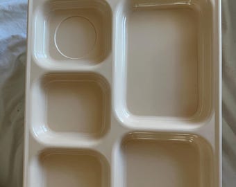米軍用メストレイ 4 個セット (新品、タン色)。トレイ 4 個セット