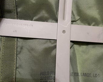 本物のヴィンテージベトナム米軍大型アリスパック、フレーム