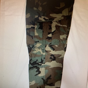 Pantalon de campagne CW camouflage Woodland vintage US GI/pantalon tailles assorties. Nouveau.