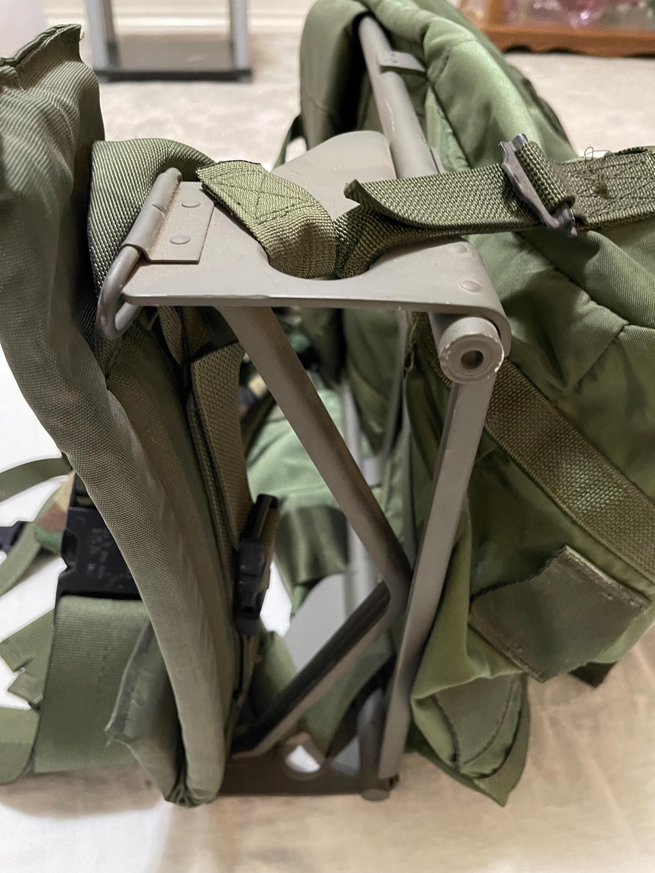 名作 実物 米軍 ベトナム戦争時代 アリスパック ミリタリー フィールドパック 本物のヴィンテージベトナム米軍大型アリスパック、フレーム