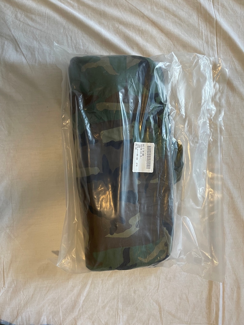 Genuine US Military Woodland camouflage Flyers Helmet bag HGU- 56/P New. image 2