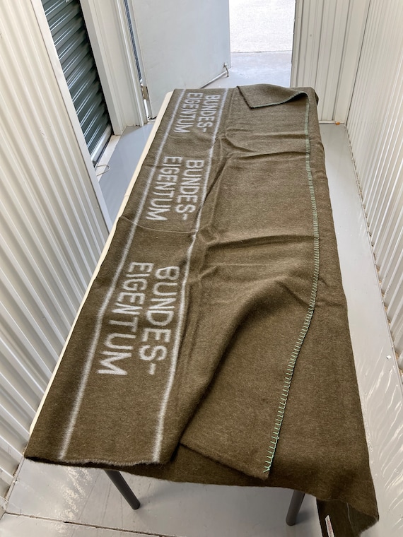 ウールブランケット BUNDES-EIGENTUM 200×210cm ウールブランケット BUNDES-EIGENTUM 200×210cm ウール