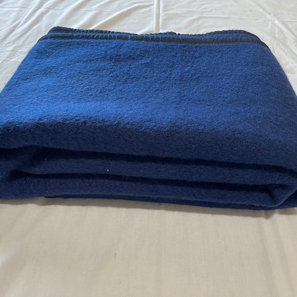 Chinese Military Extreme Cold weather heavy weight blanket navy/ Royal blue New Mint Condition.