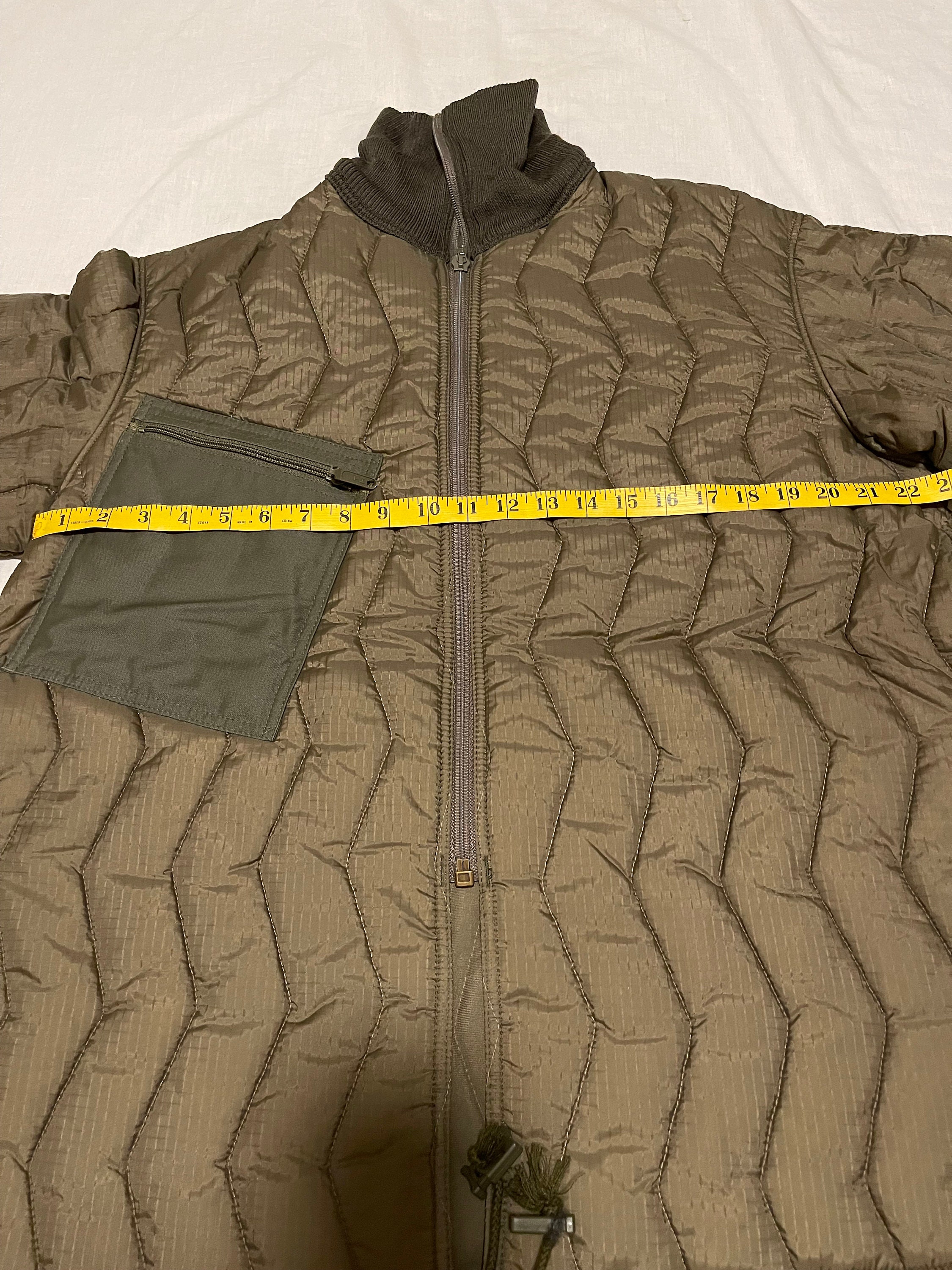 Genuine Vintage German Army Field Jacket Parka Quilt Liner Genuine Vintage German Army Field Jacket Parka Quilt Liner