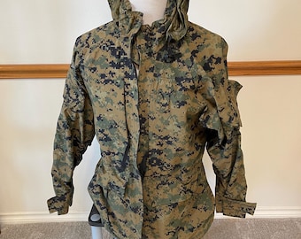 Chaqueta parka Gore-Tex Woodland MARPAT del Cuerpo de Marines de EE. UU. para frío extremo.