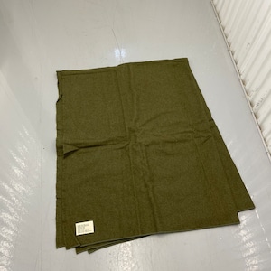 Genuine Vintage US Army 100 % wool blanket Olive drab/Green From Acceptable to New / Unused.